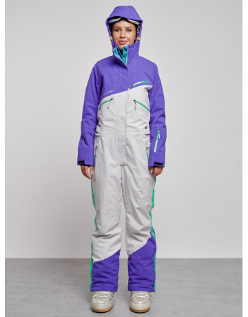 Зимний женский комбинезон для зимних видов спорта.