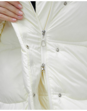 Женский зимний пуховик с капюшоном, бежевый. в Тюмени