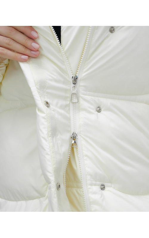 Женский зимний пуховик с капюшоном, бежевый. в Тюмени