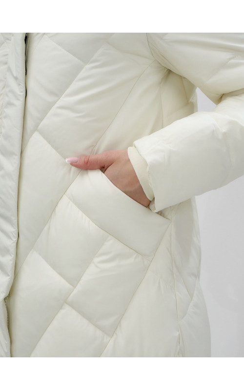 Длинный зимний пуховик с капюшоном для женщин.