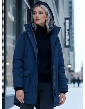 Женская зимняя парка для активного отдыха.