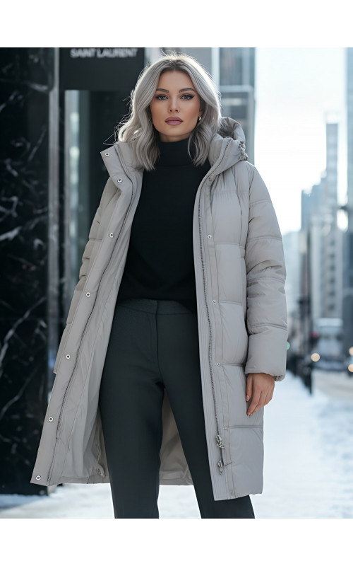 Длинный женский пуховик с капюшоном для зимы.