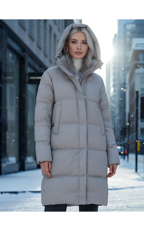 Длинный женский пуховик с капюшоном для зимы.