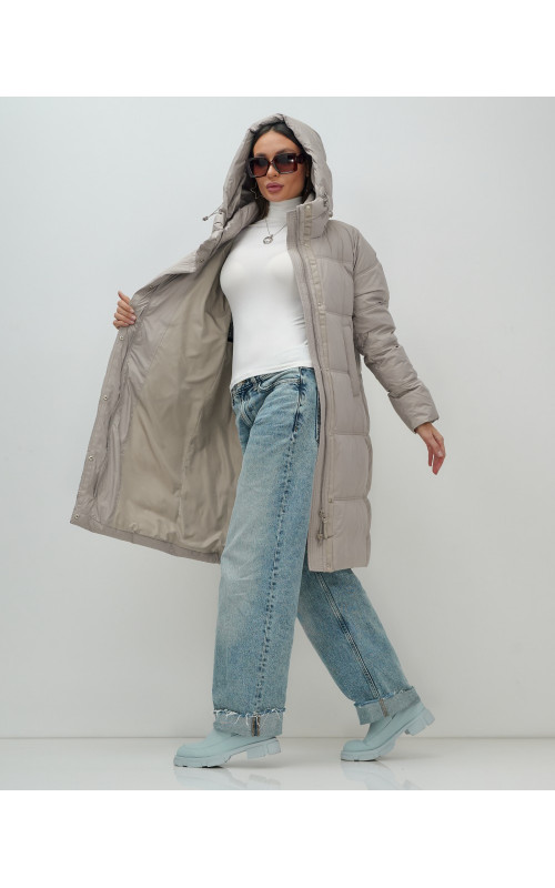 Длинный женский пуховик с капюшоном для зимы.