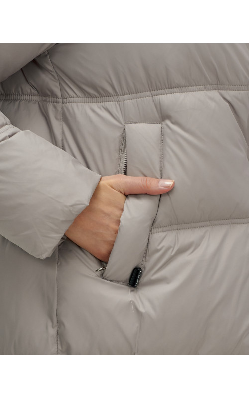 Длинный женский пуховик с капюшоном для зимы.