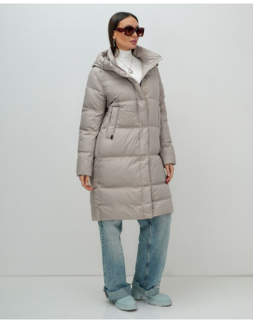 Длинный женский пуховик с капюшоном для зимы.