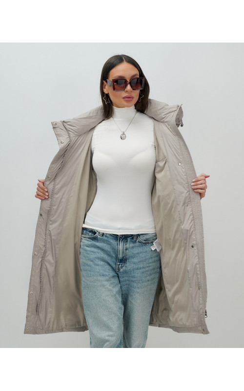 Длинный женский пуховик с капюшоном для зимы.