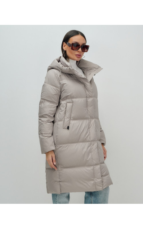 Длинный женский пуховик с капюшоном для зимы.