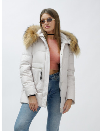Зимняя женская куртка премиум-класса с опушкой из натурального меха енота.