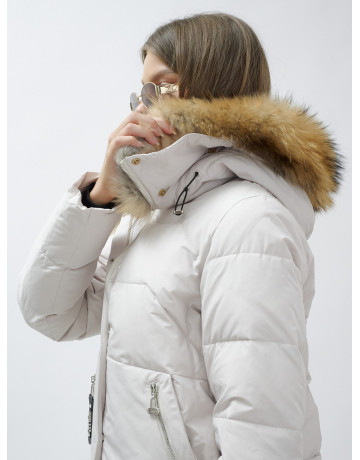 Зимняя женская куртка премиум-класса с опушкой из натурального меха енота.