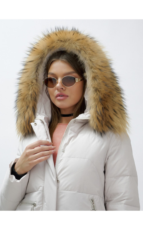 Зимняя женская куртка премиум-класса с опушкой из натурального меха енота.