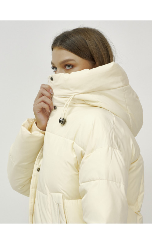 Женский зимний пуховик с капюшоном, светло-бежевый, удлинённый. в Тюмени
