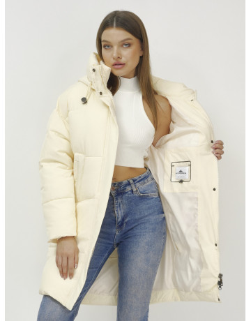 Женский зимний пуховик с капюшоном, светло-бежевый, удлинённый. в Тюмени