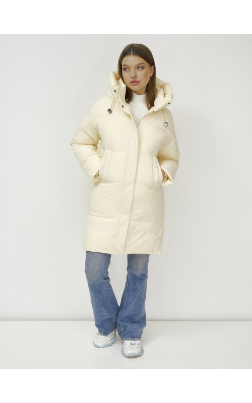 Женский зимний пуховик с капюшоном, светло-бежевый, удлинённый. в Тюмени