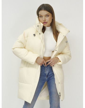 Женский зимний пуховик с капюшоном, светло-бежевый, удлинённый. в Тюмени
