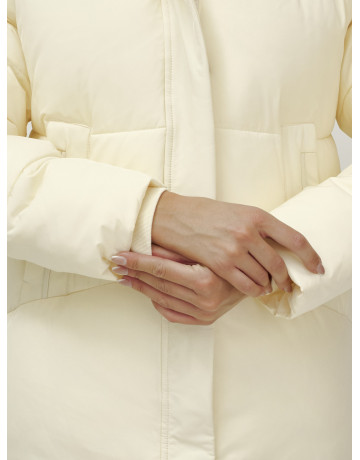 Женский зимний пуховик с капюшоном, светло-бежевый, удлинённый. в Тюмени