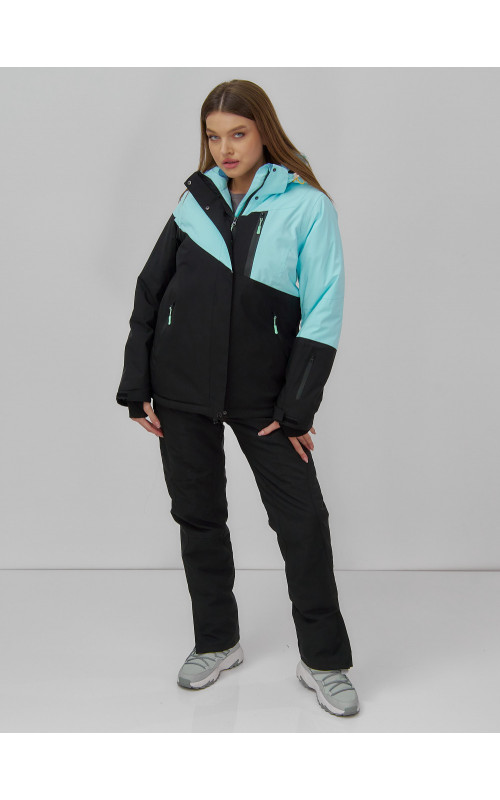 Женский горнолыжный костюм для активного отдыха.