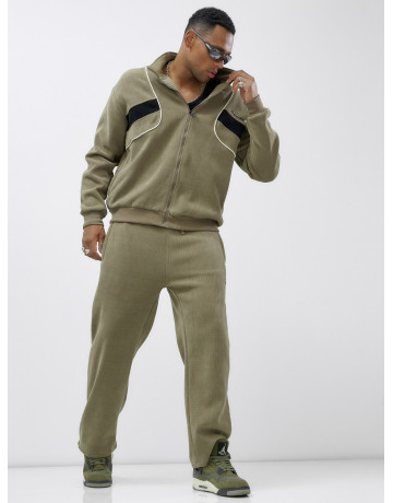 Мужской демисезонный спортивный костюм на флисе, цвет хаки, для спорта. в Тюмени