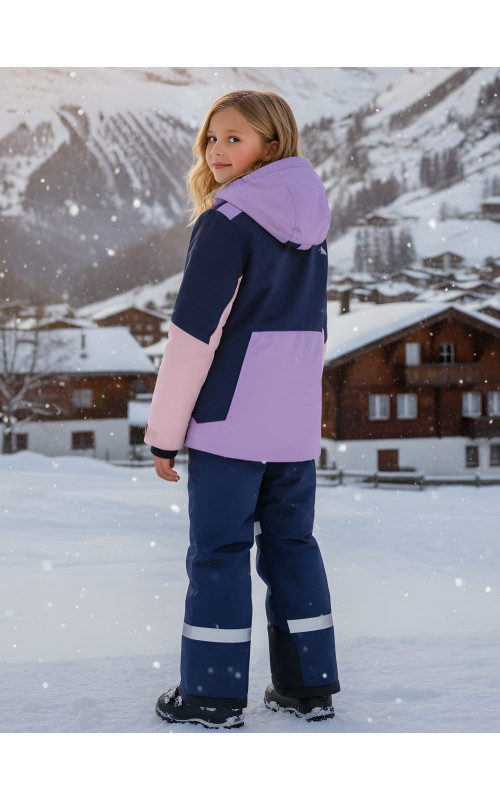 Зимний горнолыжный костюм для девочки.