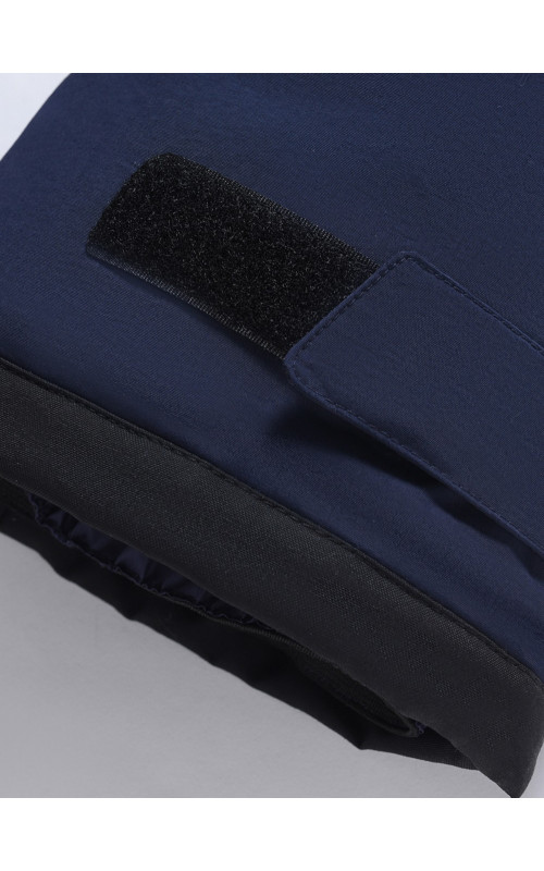 Зимний горнолыжный костюм для девочки.