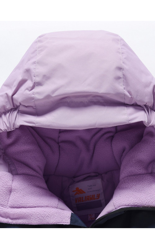 Зимний горнолыжный костюм для девочки.