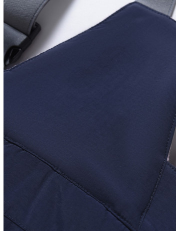 Зимний горнолыжный костюм для девочки.