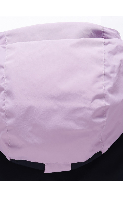 Зимний горнолыжный костюм для девочки.