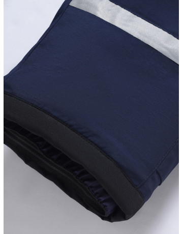 Зимний горнолыжный костюм для девочки.