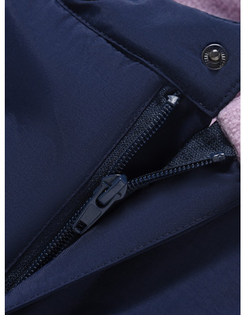 Зимний горнолыжный костюм для девочки.