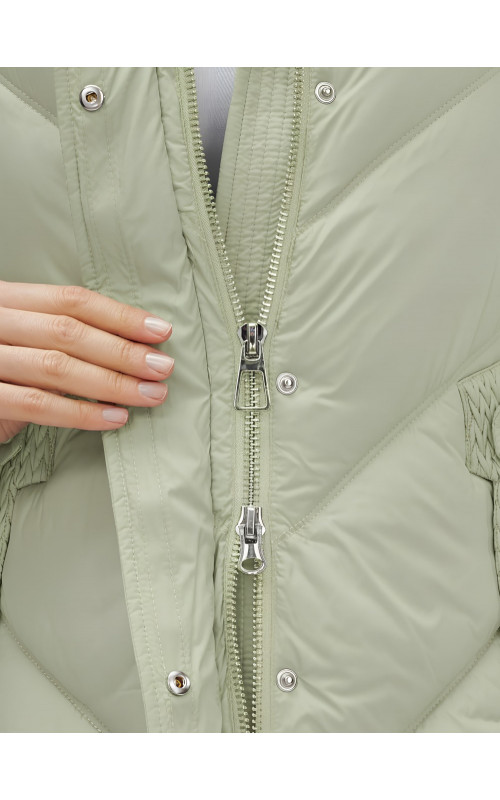 Женский зимний пуховик «Модный» с мехом.