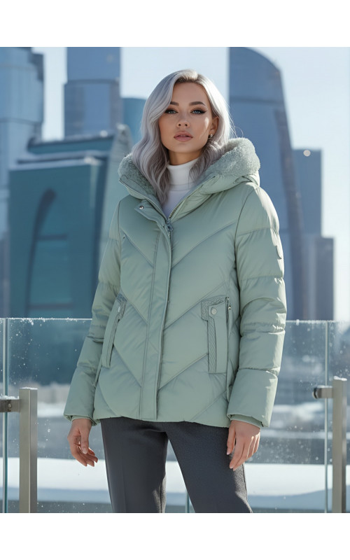 Женский зимний пуховик «Модный» с мехом.