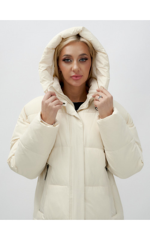 Зимняя куртка свободного кроя для женщин с трикотажными манжетами.