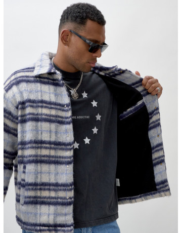 Ворсистая шерстяная рубашка для активного образа жизни.