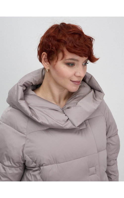 Пуховик зимний женский с капюшоном, светло-коричневый. в Тюмени