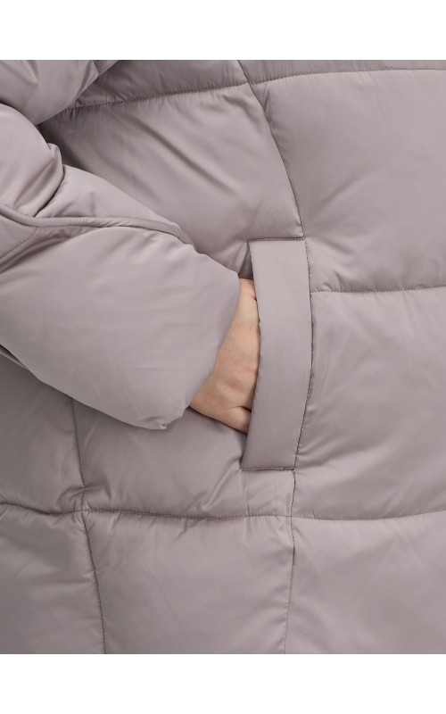 Пуховик зимний женский с капюшоном, светло-коричневый. в Тюмени