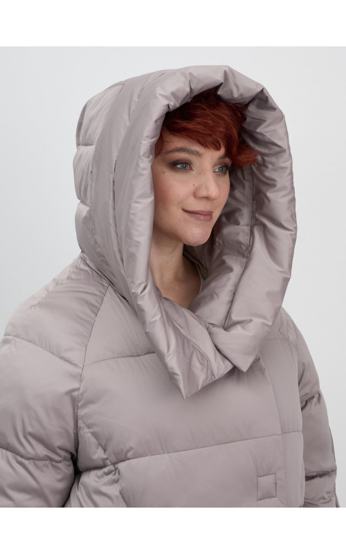 Пуховик зимний женский с капюшоном, светло-коричневый. в Тюмени