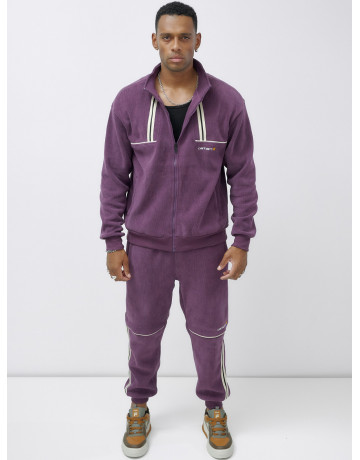 Мужской спортивный комплект: олимпийка и джоггеры.