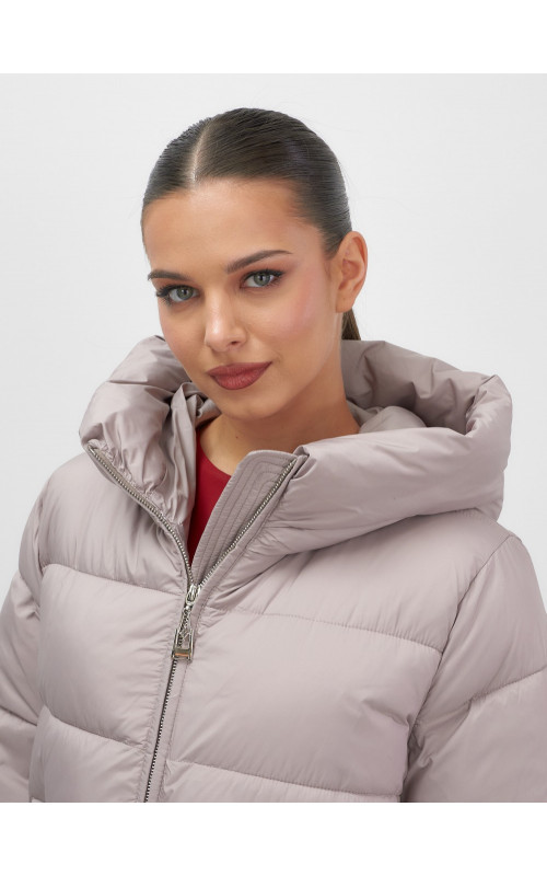 Пуховик женский зимний большой размер светло-коричневый. в Тюмени