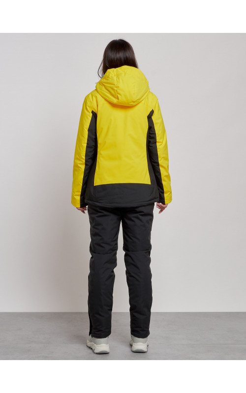 Женский горнолыжный костюм для зимних активностей