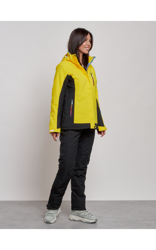 Женский горнолыжный костюм для зимних активностей