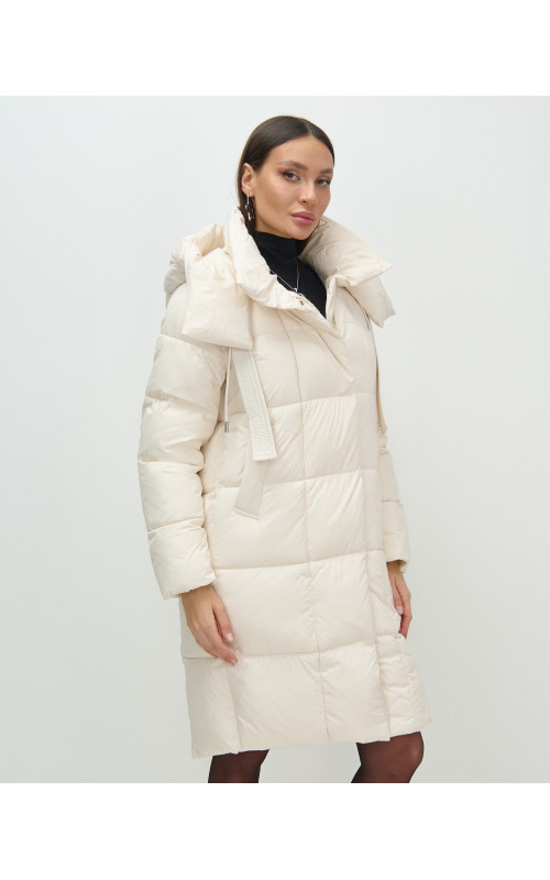 Длинный женский пуховик с капюшоном для зимы