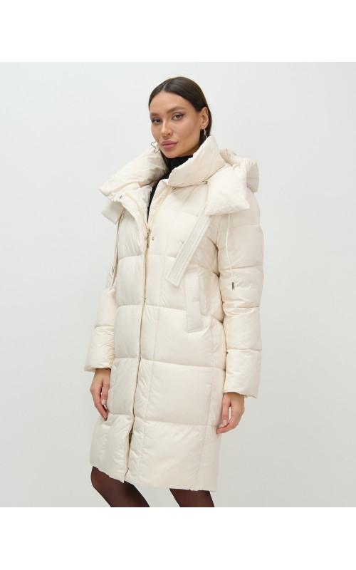 Длинный женский пуховик с капюшоном для зимы