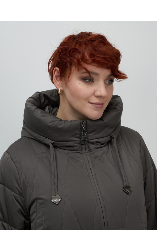 Длинный зимний пуховик для женщин с капюшоном.