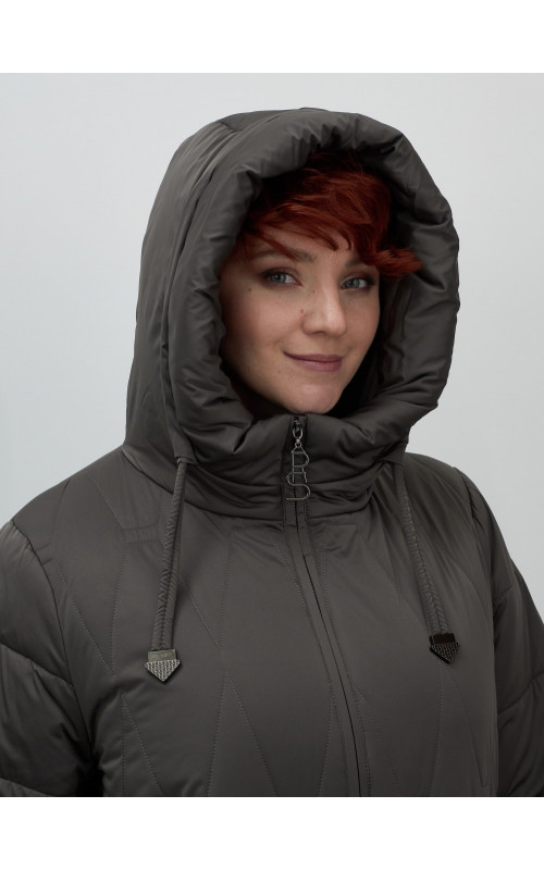 Длинный зимний пуховик для женщин с капюшоном.