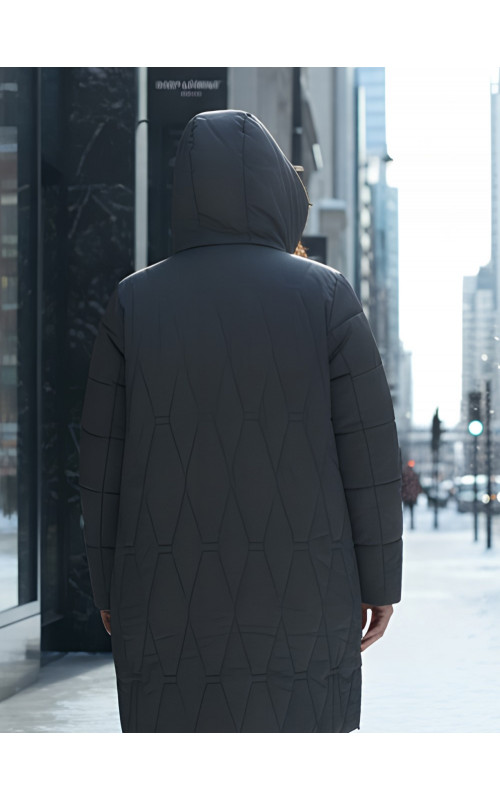 Длинный зимний пуховик для женщин с капюшоном.