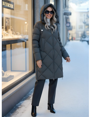 Длинный женский пуховик с капюшоном для зимы