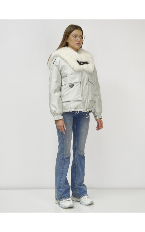 Зимний женский бомбер-куртка с меховой опушкой.