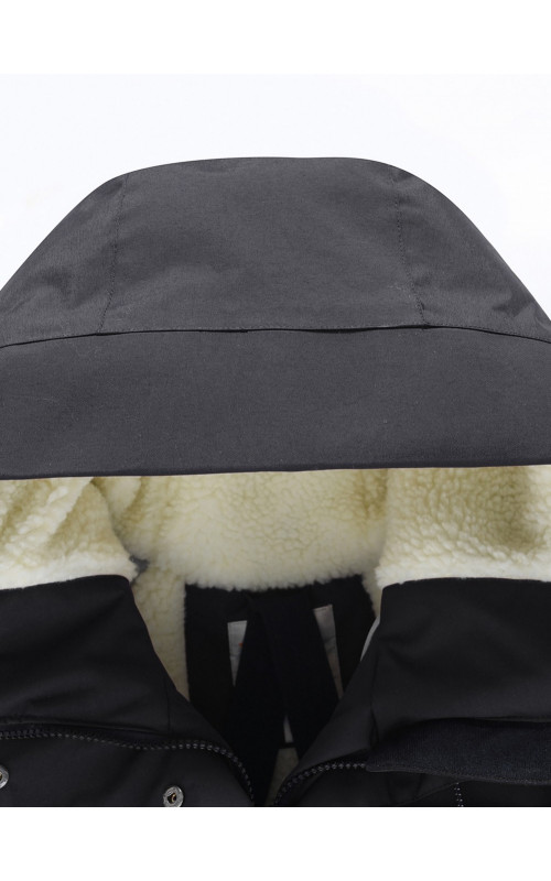 Женская зимняя парка с капюшоном, чёрная, для женщин. в Тюмени