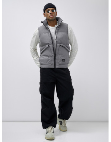 Мужской зимний стеганый жилет для активного отдыха.