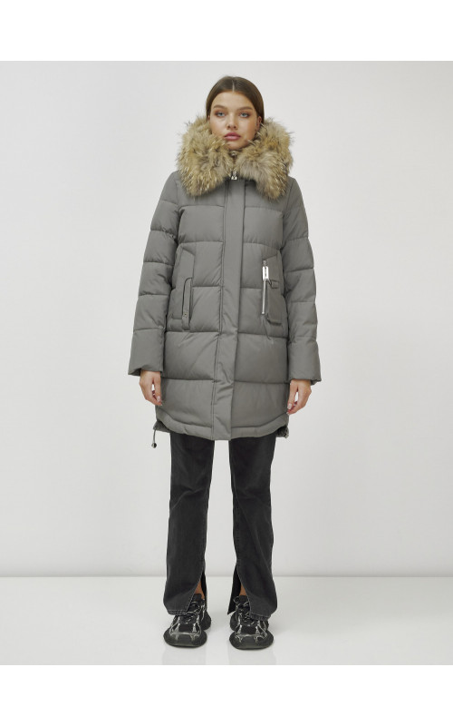 Женская зимняя куртка с мехом.